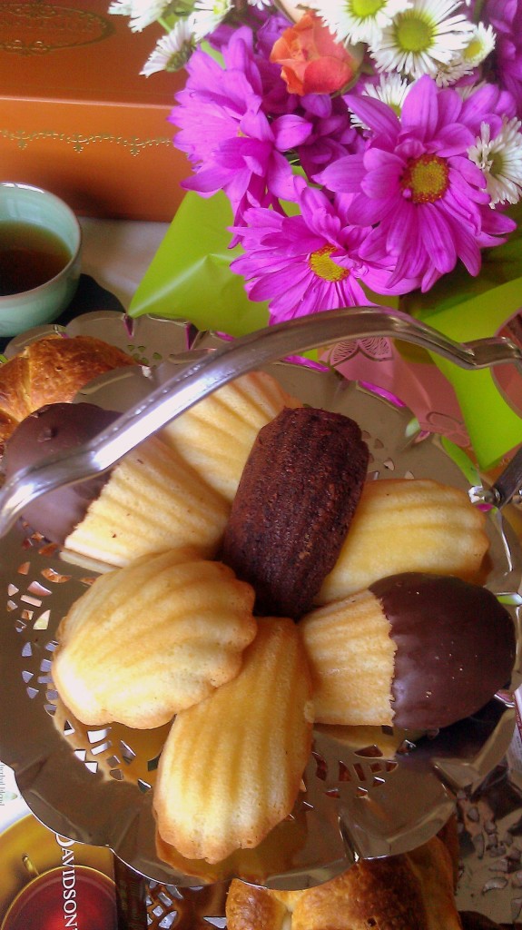 Donsuemor Madeleines to enjoy a Tea Party