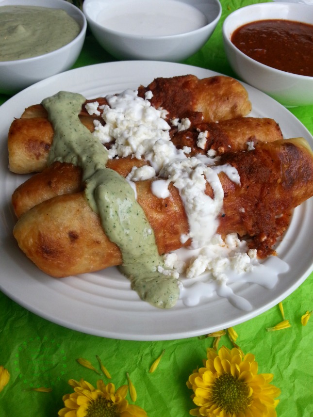 Chicken Flautas Tricolor a recipe 100 percent soccer fan approved #GoAutentico #ad