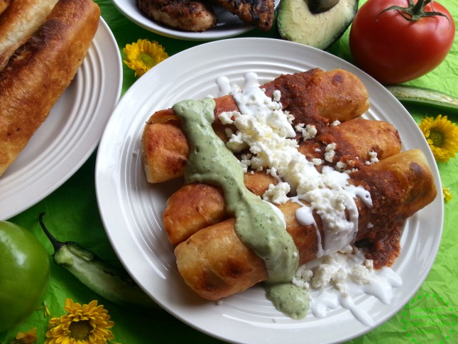 Chicken Flautas Tricolor inspired in the colors of the Mexican Flag