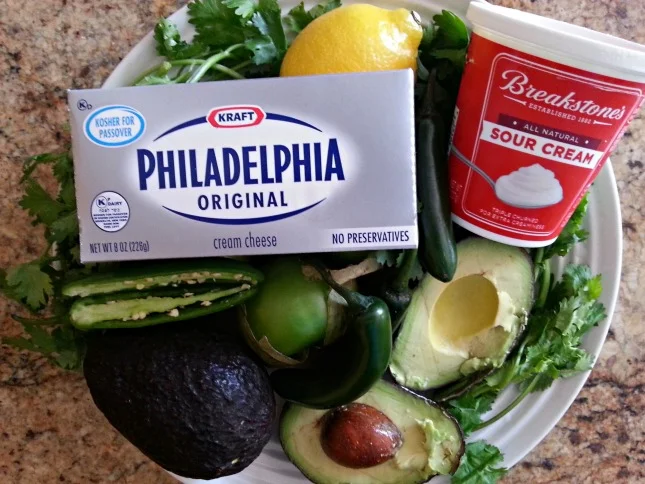 KRAFT Ingredients for Spicy Avocado Dip with PHILADELPHIA Cream Cheese #ComidaKraft KRAFT Ingredients for Spicy Avocado Dip with PHILADELPHIA Cream Cheese