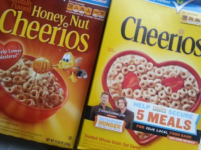 Cheerios comes in an array of different flavors #Back2SchoolBfast #PlatefullCoOp #paid Cheerios comes in an array of different flavors