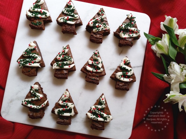 Recipe idea for baking Holiday Brownies easy and using ingredients from the Betty Crocker Bake Center #PlatefullCoOp #ad