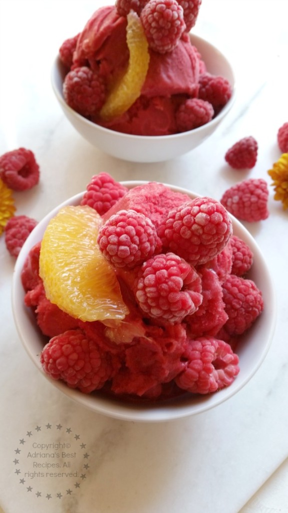 The trick of this Raspberry Sorbet recipe is to freeze the raspberries #VayamosJuntos #LATISM14