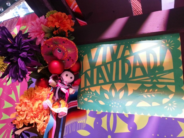 Disney Viva Navidad papel picado and handcrafts at Disneyland #DisneyHolidays #LATISM