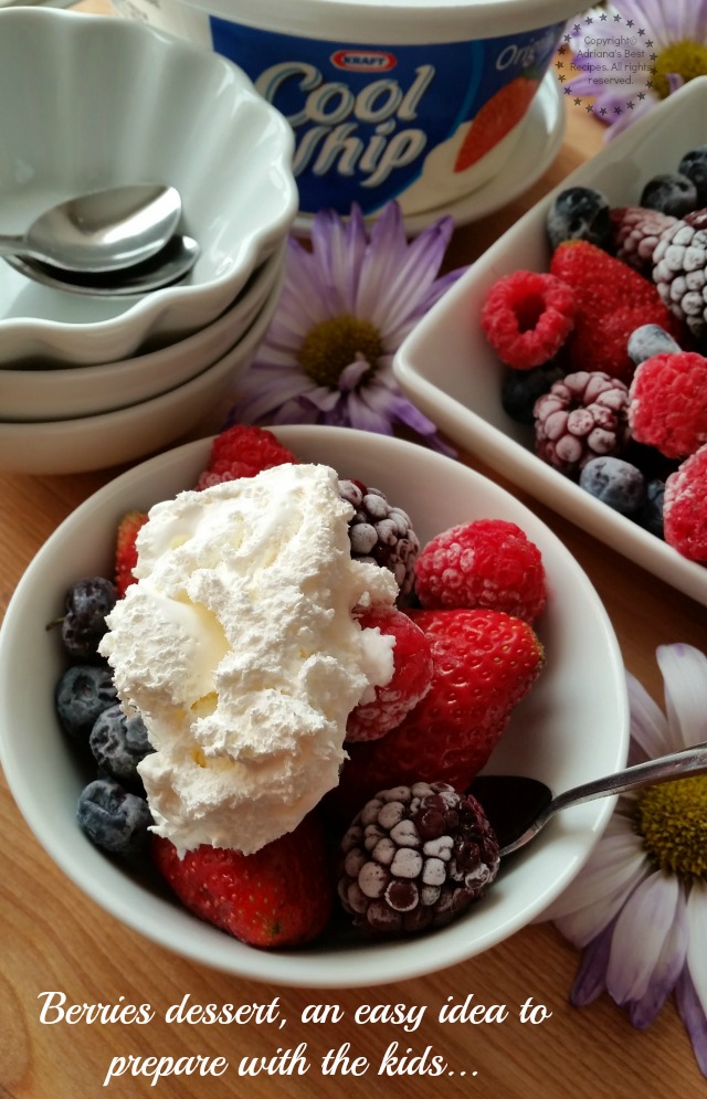 Berries dessert an easy idea to prepare with the kids #ComidaKraft #ad