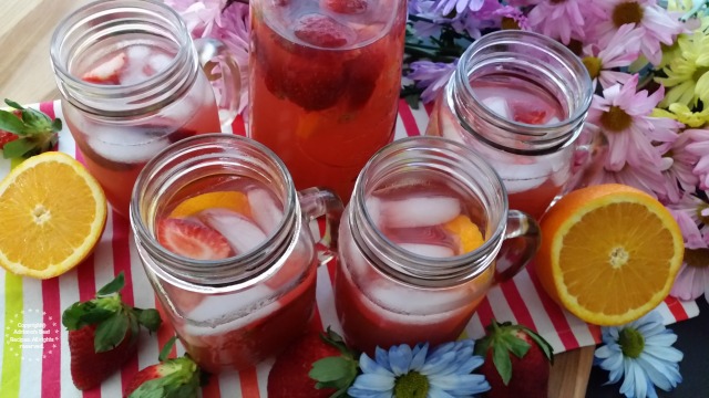 Building memories and preparing delicious food and drinks like this strawberry orange agua fresca  #ComidaKraft #ad