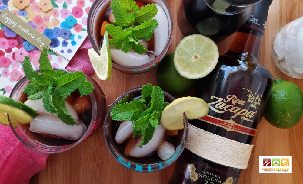 Preparamos una Cuba Libre con jugo de limón recién exprimido y menta