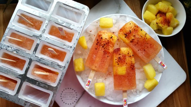 Pineapple Chamoy Ice Pops with a Mexican Twist #DOLEcioso #ad