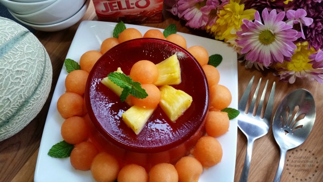 This tropical melon jello dessert is full of flavor #ComidaKraft #ad 