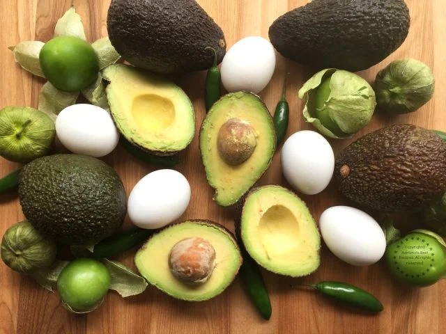 Ingredients for Cooking the Avocado Egg Breakfast with Salsa Verde #SaboreaUnoHoy #ad