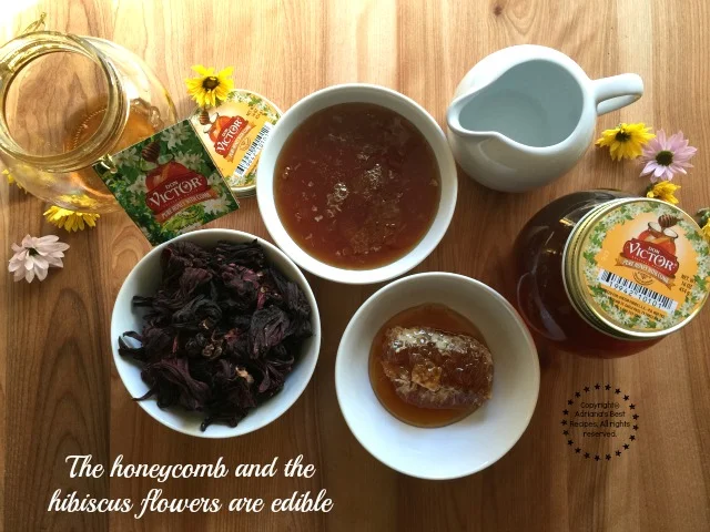The honeycomb and the hibiscus flowers are edible #HoneyForHolidays The honeycomb and the hibiscus flowers are edible #HoneyForHolidays
