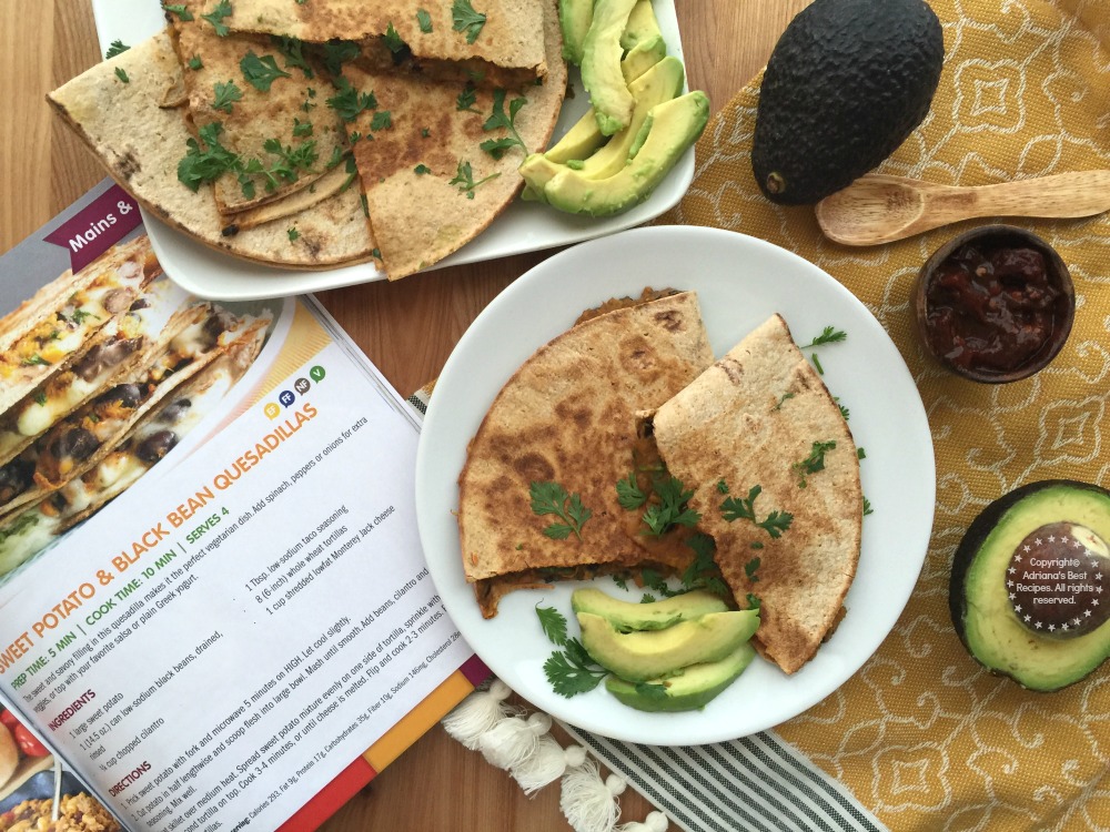 El libro recomienda servir con yogur griego pero estoy acompañando las quesadillas con aguacate