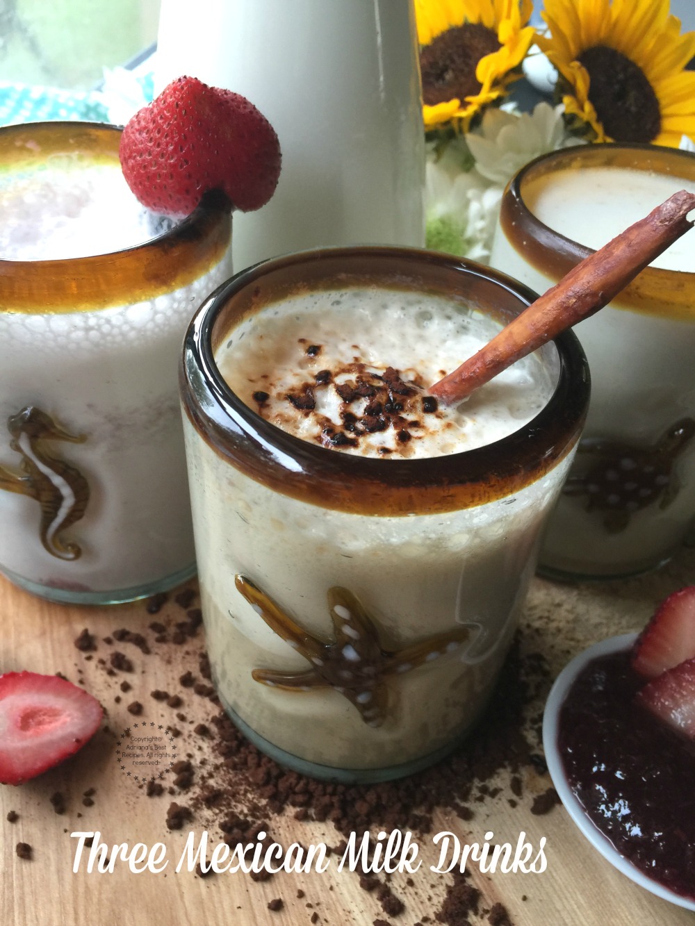 Tres bebidas mexicanas con leche, inspiradas en mi cultura Leche con Pinole, Leche con Mermelada de Fresa y Café Frío con Leche y canela.