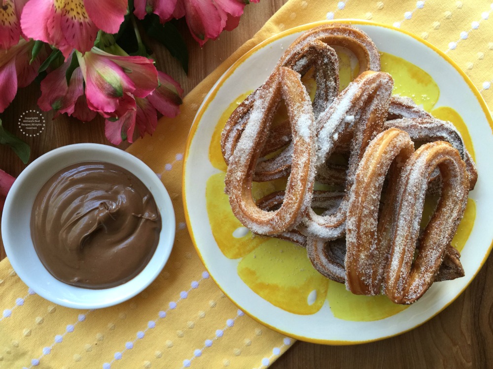 Deliciosos churros con chocolate y chipotle