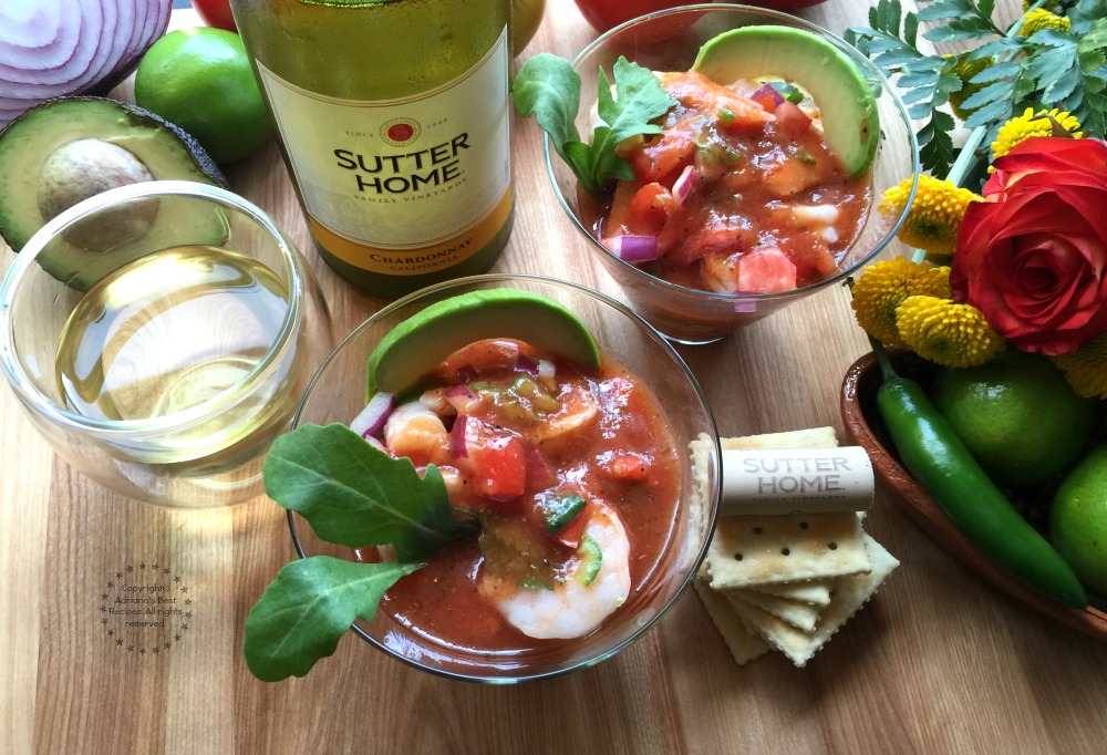 Este coctel de camarones es perfecto para acompañar con vino blanco