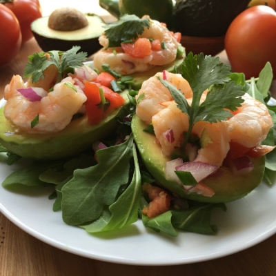 This recipe for the Aguacates Stuffed with Shrimp Salad is ready in less than 20 minutes