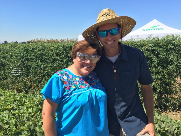 Gente dedicada al campo como Jeff son los responsables de traer dulces sandías y melones