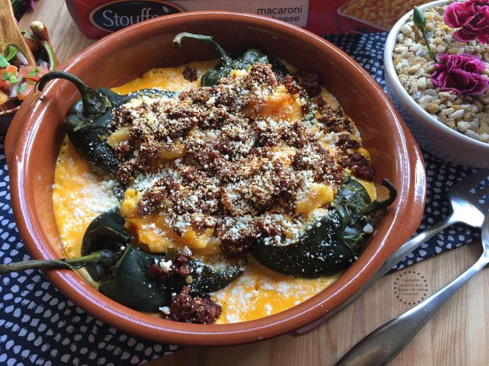 Chiles Rellenos de Macarrones, el platillo recomendado para la fiestas de la herencia hispana