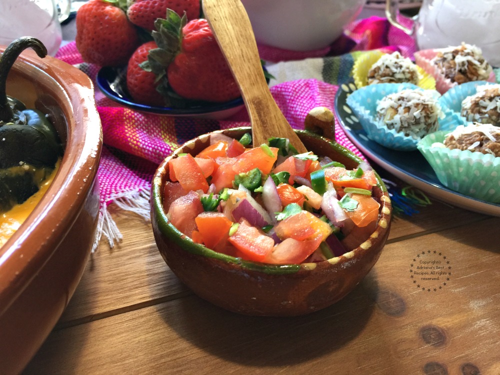 Pico de Gallo for garnishing the Macaroni Chiles Rellenos Pico de Gallo for garnishing the Macaroni Chiles Rellenos
