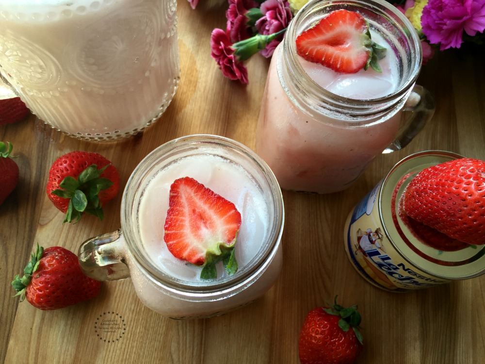 This strawberry horchata agua fresca is fantastic for parties