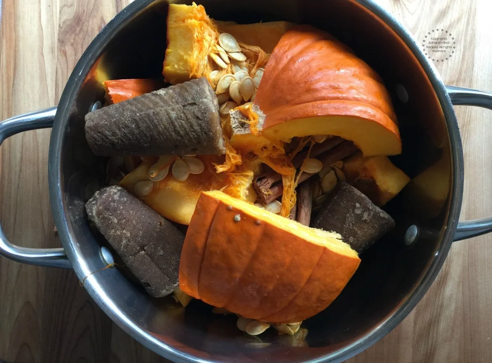 Cook the pumpkin in a large pot Cook the pumpkin in a large pot