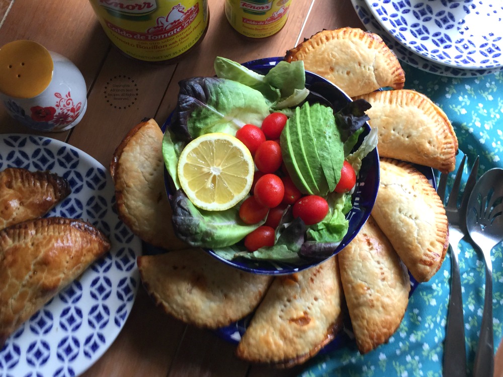 Sugerimos servir las empanadas de salmón con una ensalada fresca