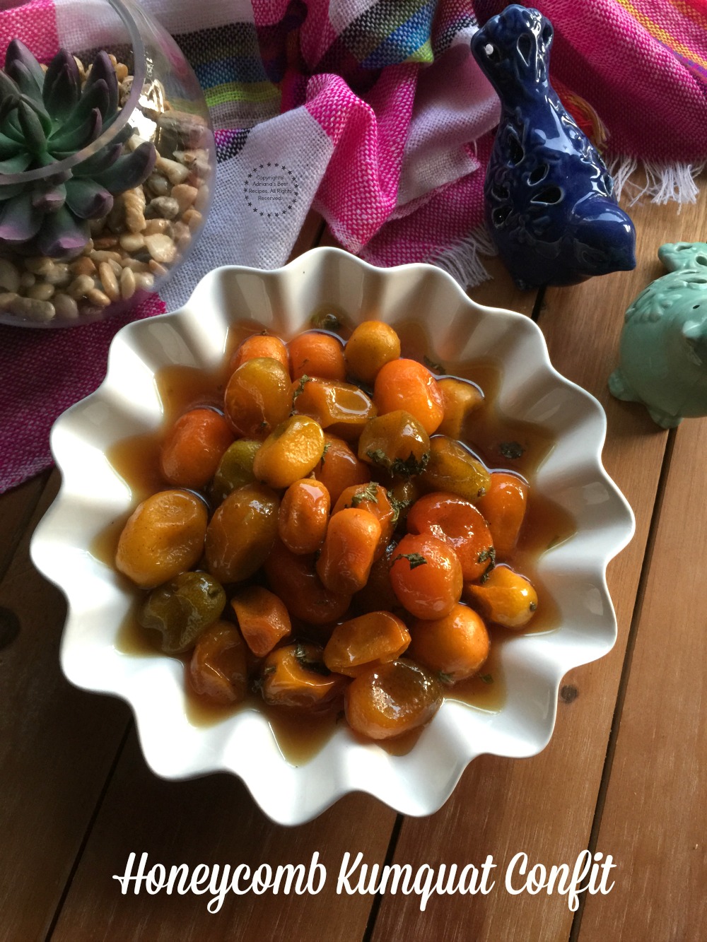 Las naranjas chinas confitadas se hacen con azúcar turbinado, azúcar blanca y panal de abeja, el cual es comestible. Esta es una receta gourmet muy sencilla de hacer