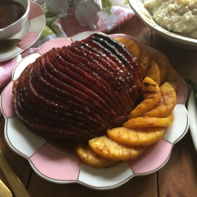 Jamon Glaseado con Piña y Chipotle