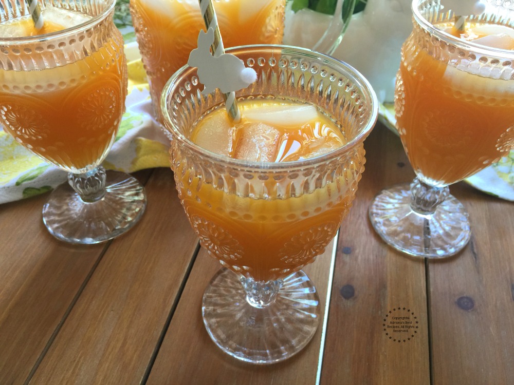 Un ponche de zanahoria refrescante perfecto para la comida de Pascua