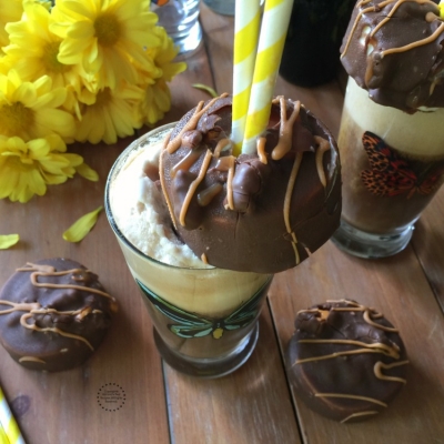 Una deliciosa malteada de caramelo con chocolate