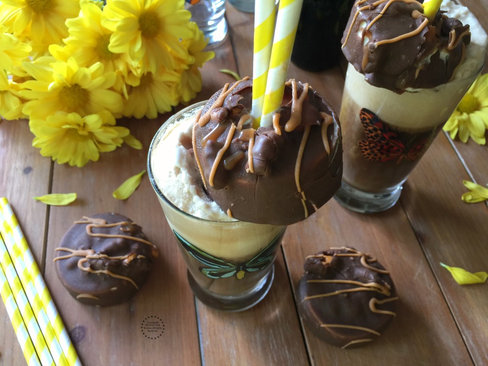 Una deliciosa malteada de caramelo con chocolate