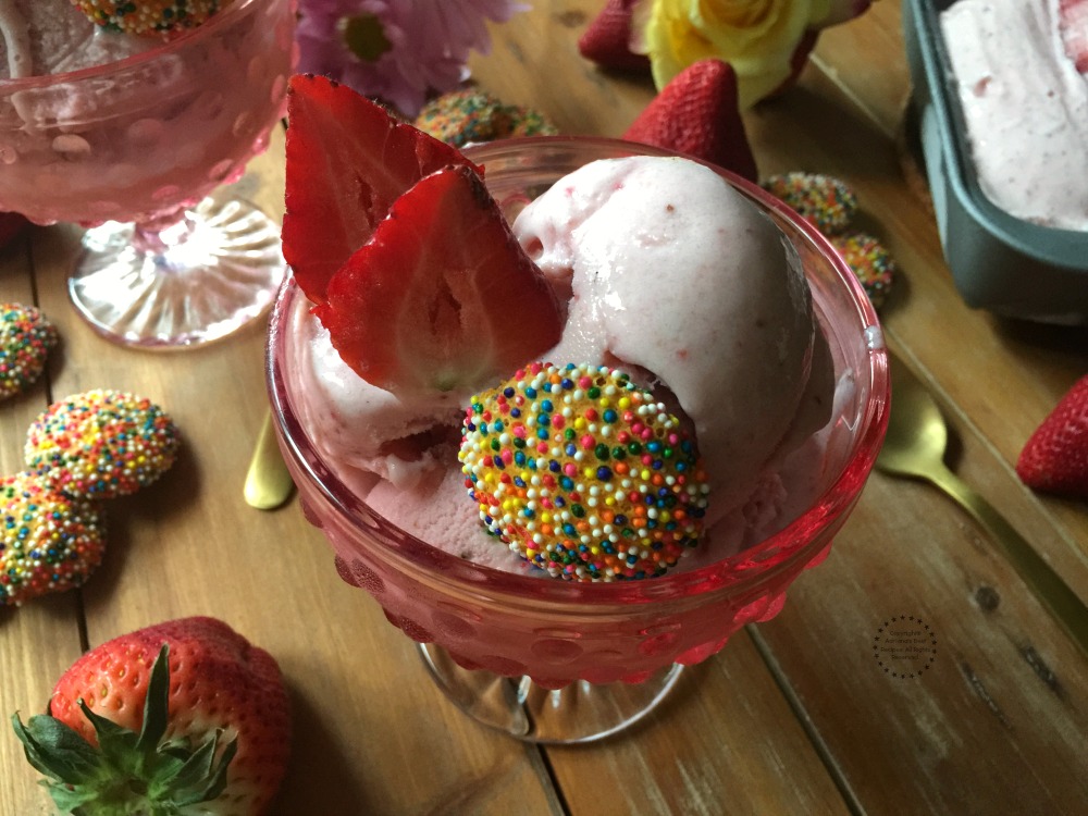 Nada como un Helado de Fresas con Leche Fresca hecho en casa