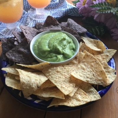 La Mexicanísima Salsa Verde de Aguacate