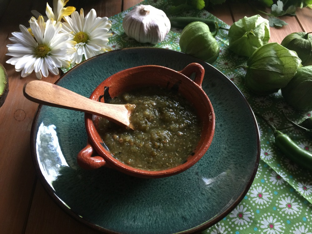 Esta salsa verde de tomatillo asado va con todo