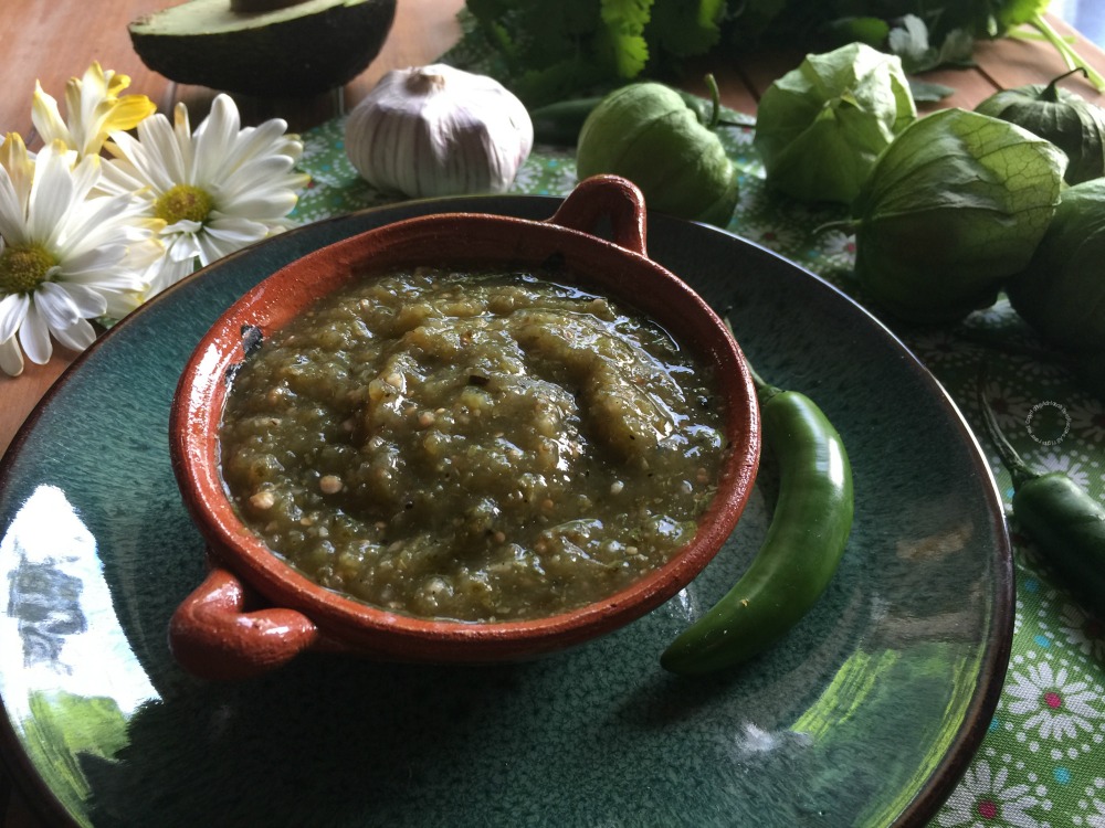 Salsa Verde de Tomatillo Asado