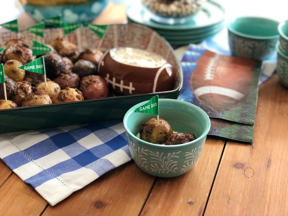 Cada jugada se disfruta aún mas con unas ricas papitas bravas