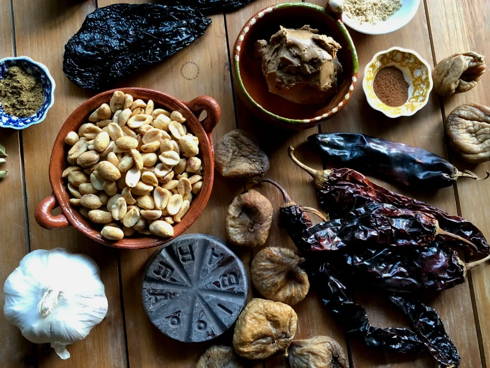 Ingredientes para el mole de higos