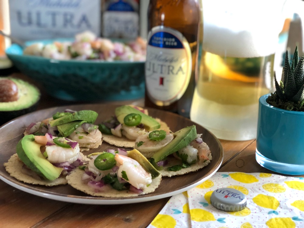 Las tostaditas de ceviche de camarón son una botana ligera apta para cualquier ocasión