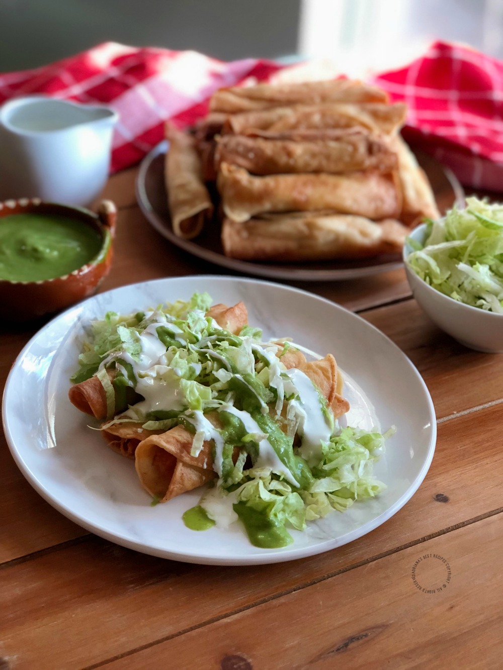 Los taquitos dorados de pollo son una opción deliciosa