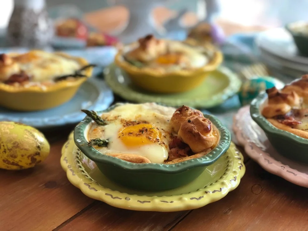 Bacon asparagus egg mini pies ready in less than 30 minutes Bacon asparagus egg mini pies ready in less than 30 minutes