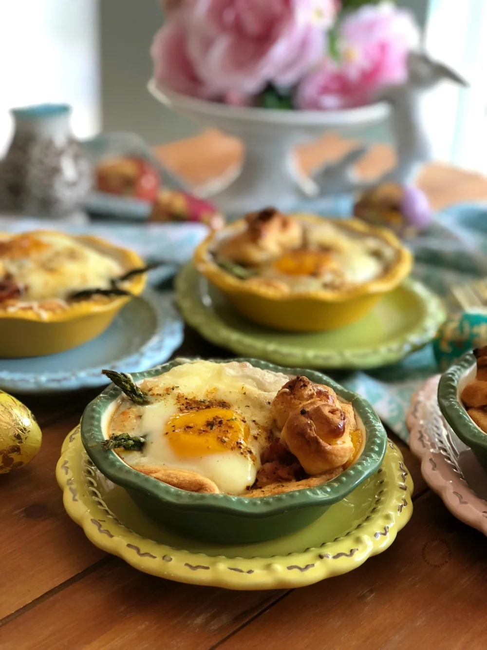 The bacon asparagus egg mini pies perfect for Easter menu The bacon asparagus egg mini pies perfect for Easter menu