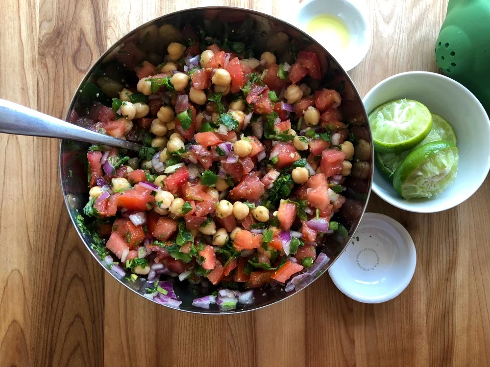 The fresh chickpeas salsa ready in 15 minutes The fresh chickpeas salsa ready in 15 minutes