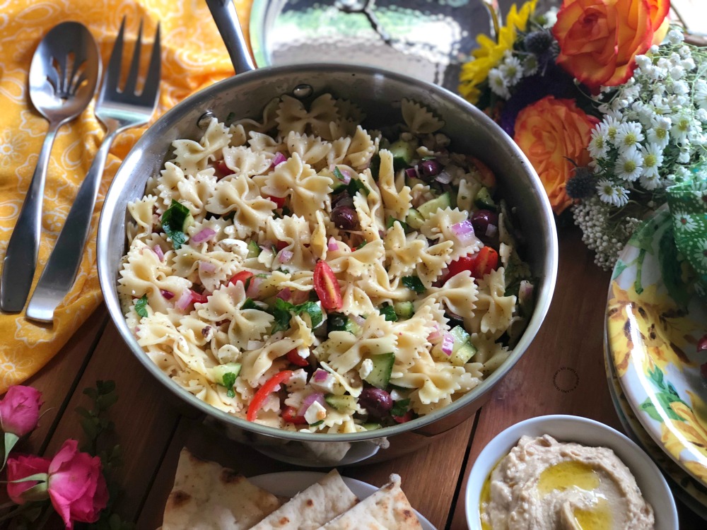 Así servimos la ensalada de pasta farfalle a la greca