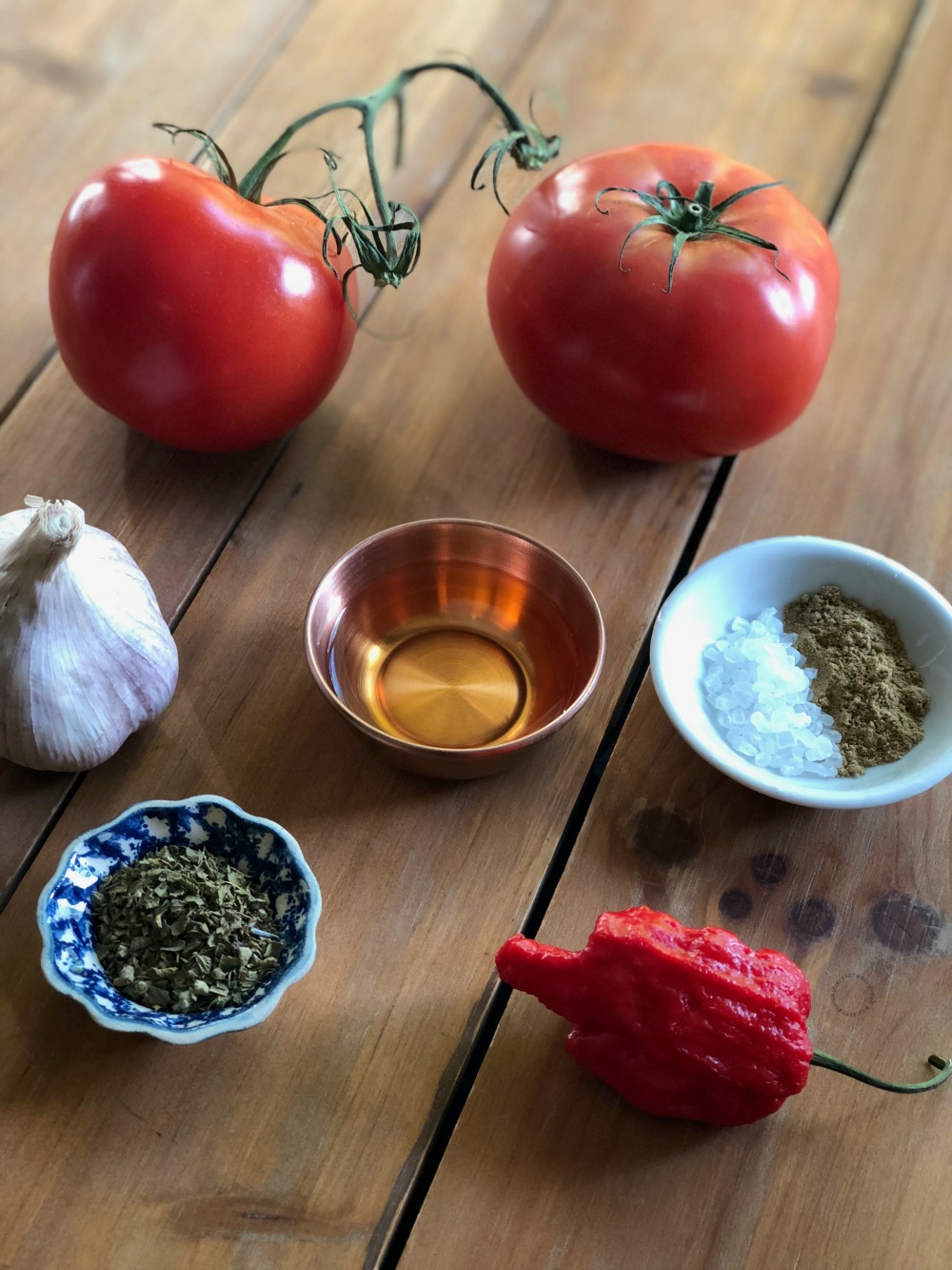 Ingredientes para la Salsa Roja con Chiles Carolina Reaper