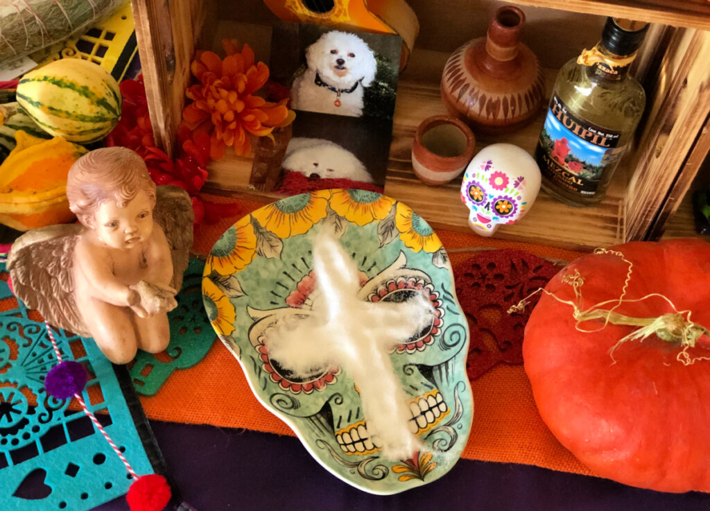 Como poner un altar de muertos en casa