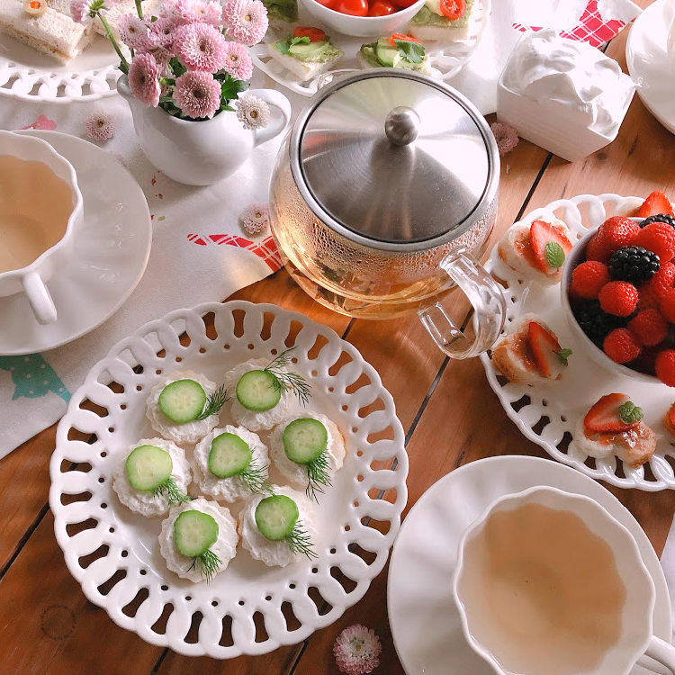 Acompañamos los aperitivos sin gluten con té de flores