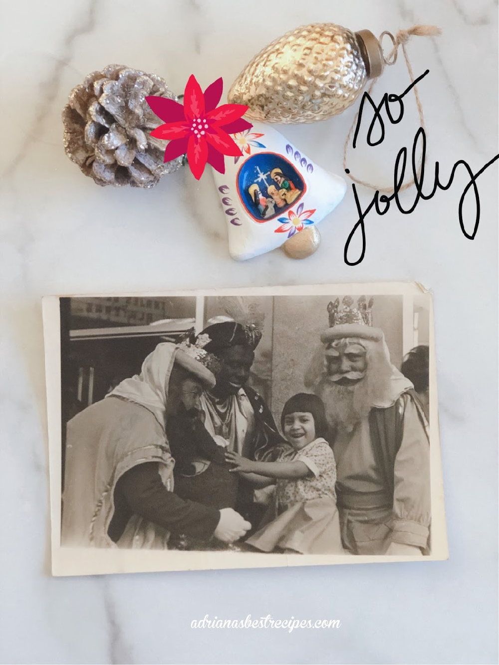 Una niña tomándose una foto con los Reyes Magos en México en los años setenta.