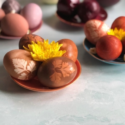 Dye Easter Eggs the Natural Way