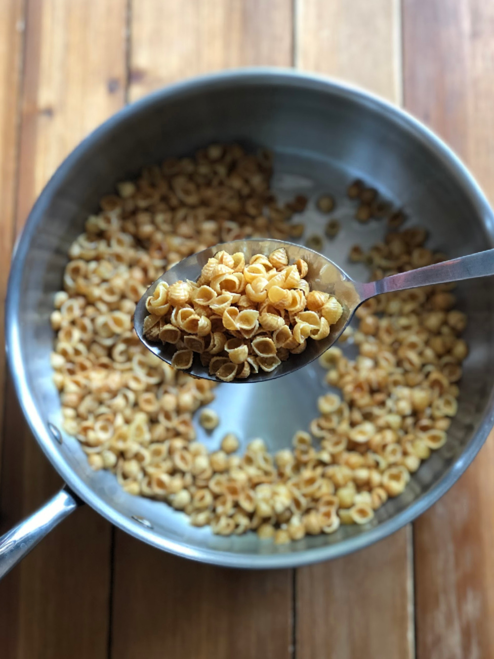 En la cocina mexicana nos gusta freír nuestra pasta pues le da más sabor a la sopa