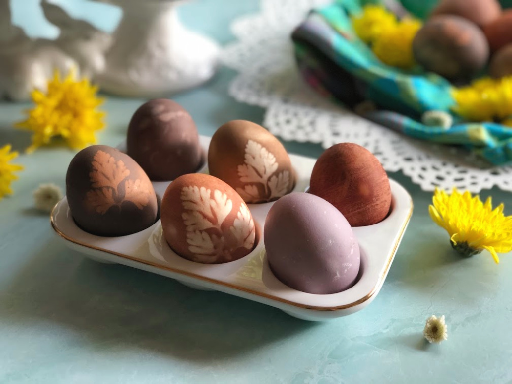 Naturally colored Easter eggs